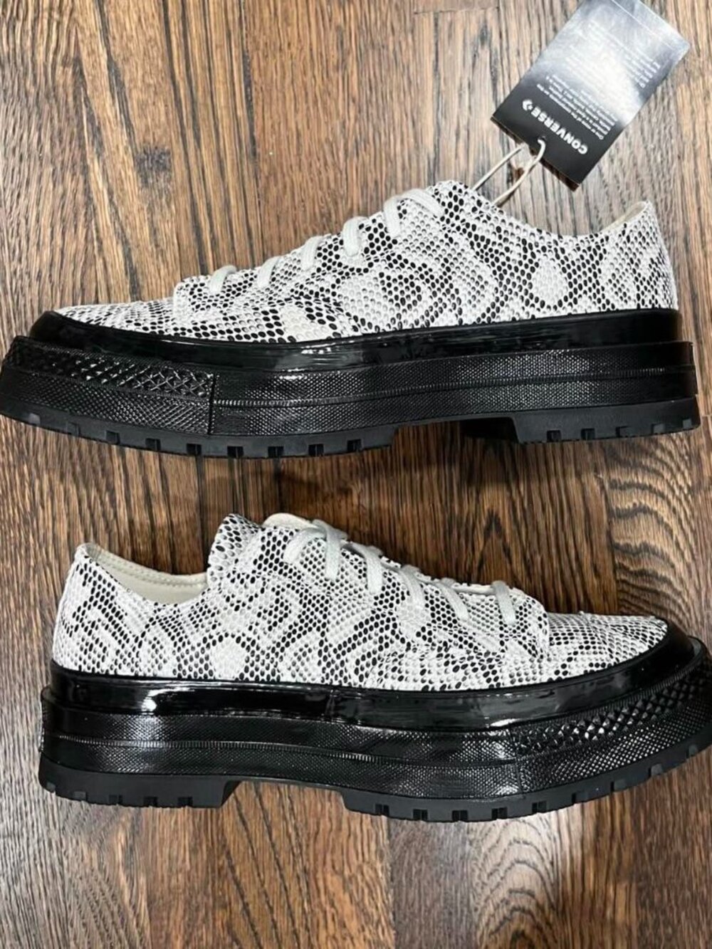converse chuck 70 “national snake print” sneakers (size 8.5W / 6.5M) (RARE NWT)